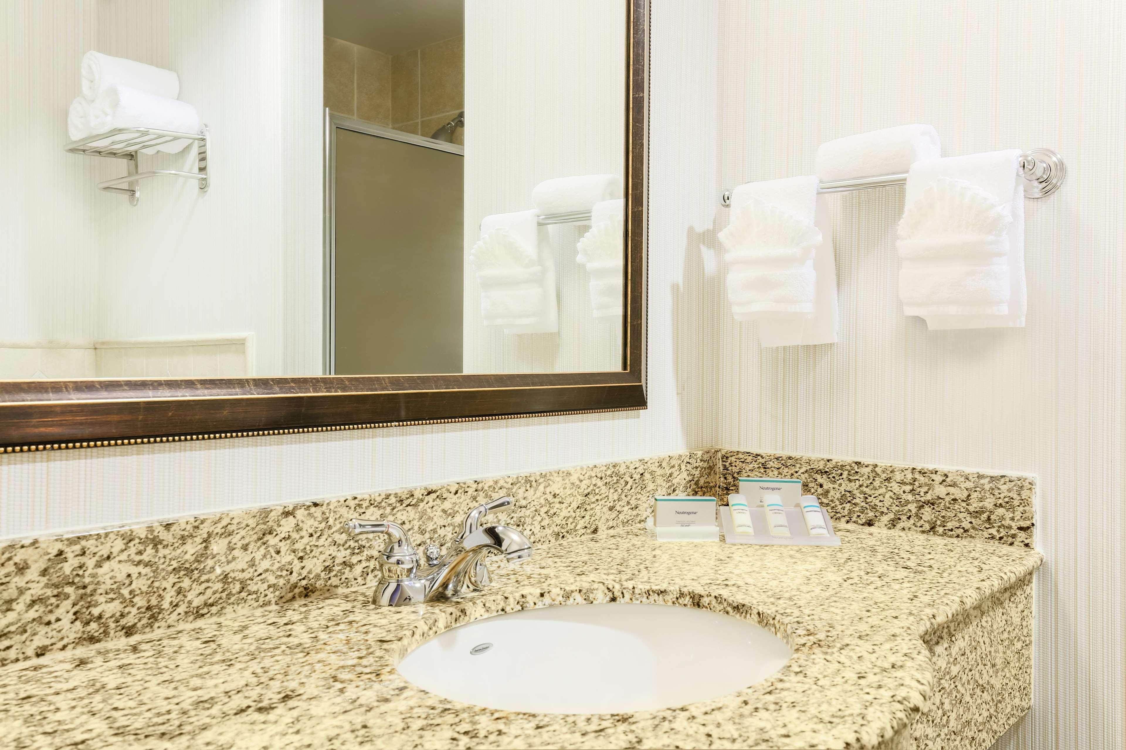Hilton Garden Inn Dallas Lewisville Zewnętrze zdjęcie